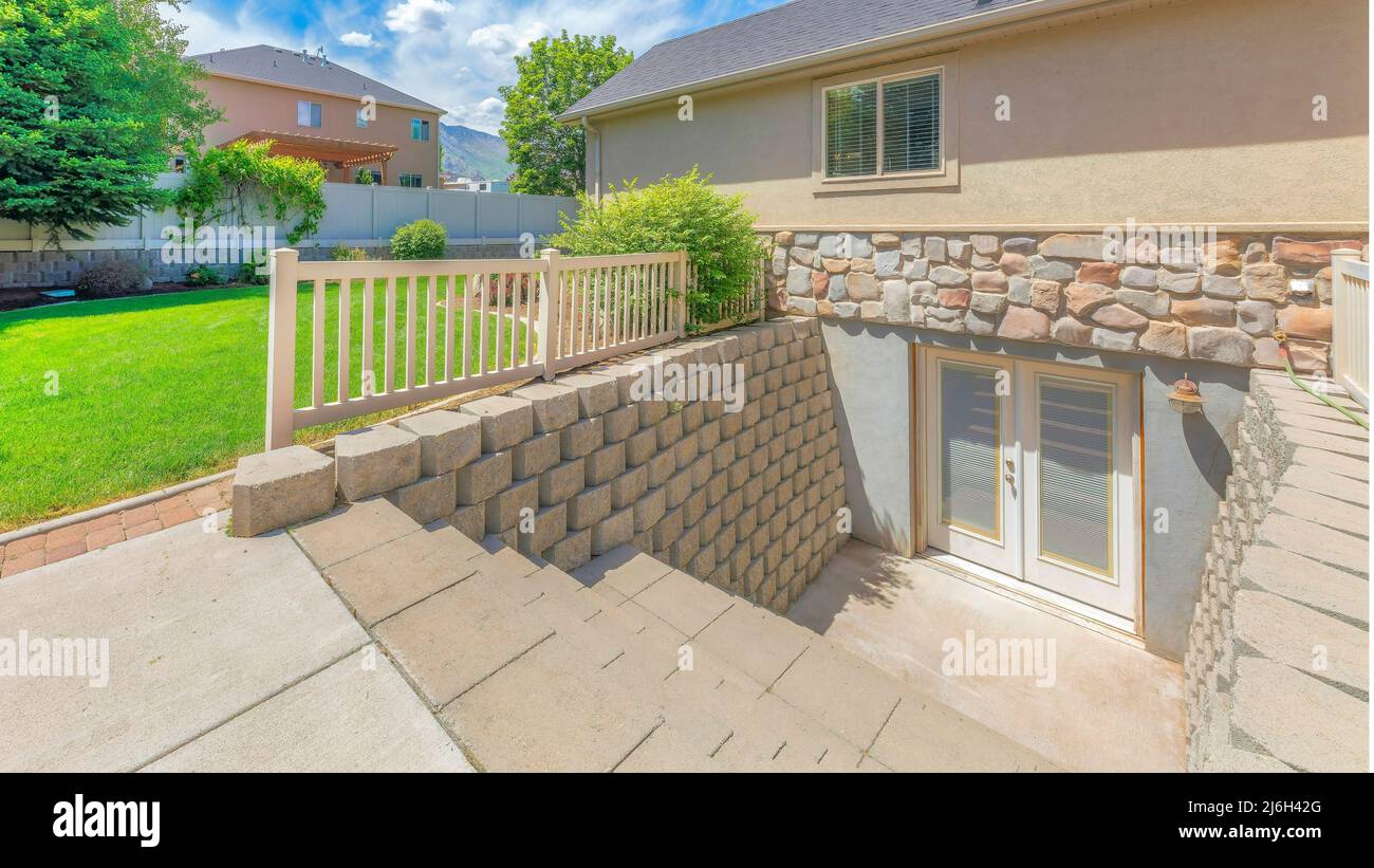 Basement doors and window hires stock photography and images Alamy