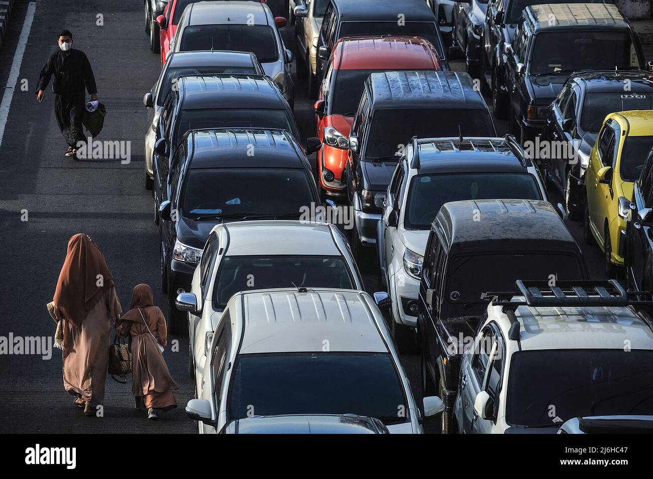 Believers seen going to the Al-Mahsun Grand Mosque to celebrate the Eid mubarak 1443 Hijri in Medan, Indonesia on May 02, 2022. Photo by Sutanta Aditya/ABACAPRESS.COM Stock Photo