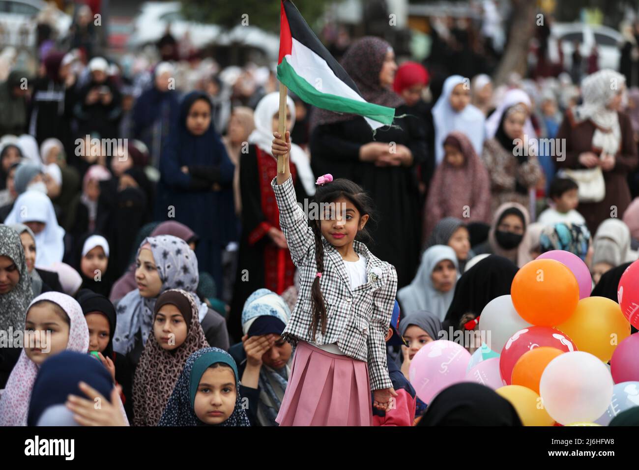 Gaza City, Palestine. 1st May 2022. Palestinian Muslims perform morning