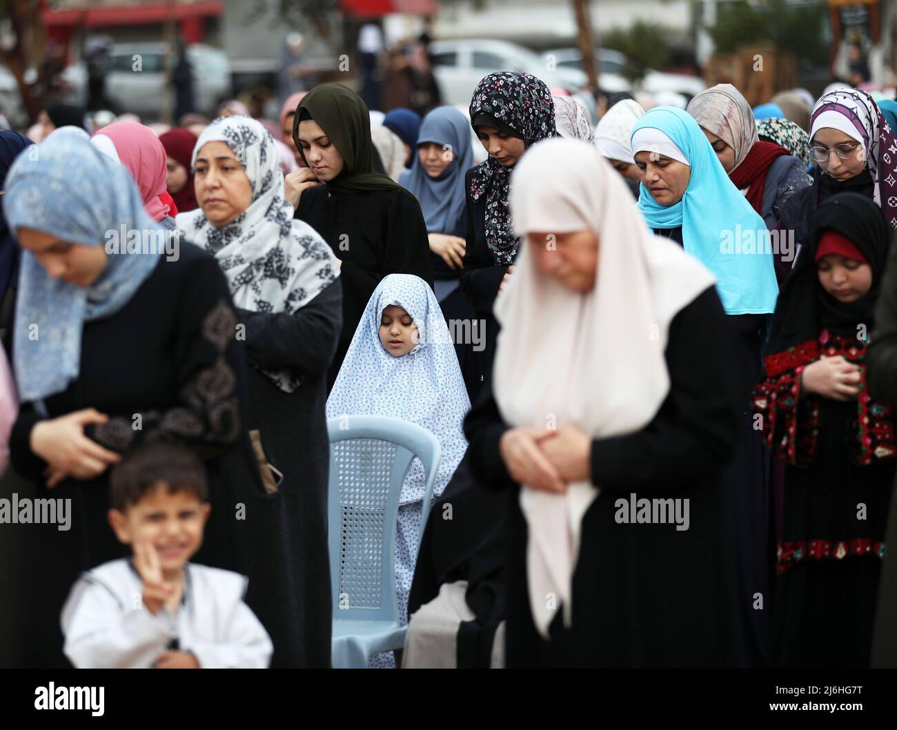 Gaza City, Palestine. 1st May 2022. Palestinian Muslims perform morning