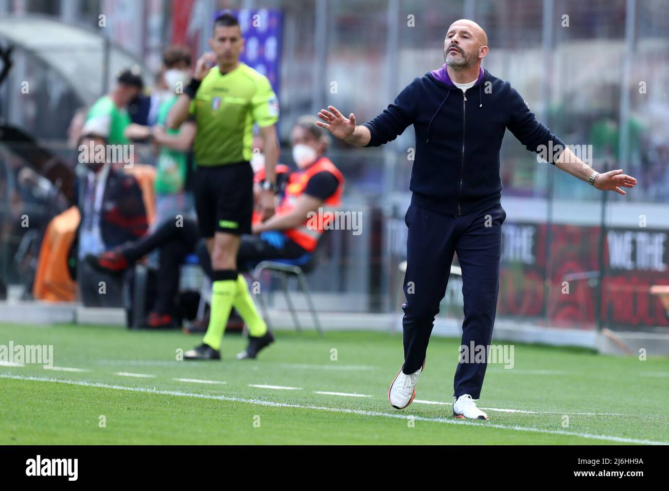 Milan, Italy. 01st May, 2022. Vincenzo Italiano , head coach of Afc  Fiorentina looks on during the Serie A match between Ac Milan and Acf  Fiorentina at Stadio Giuseppe Meazza on May,1