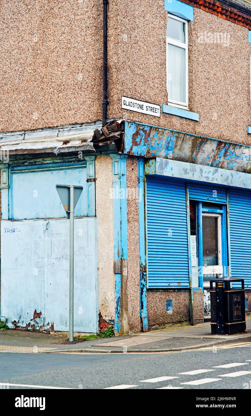 Closed corner shop, corner of Four Riggs and Gladstone Street