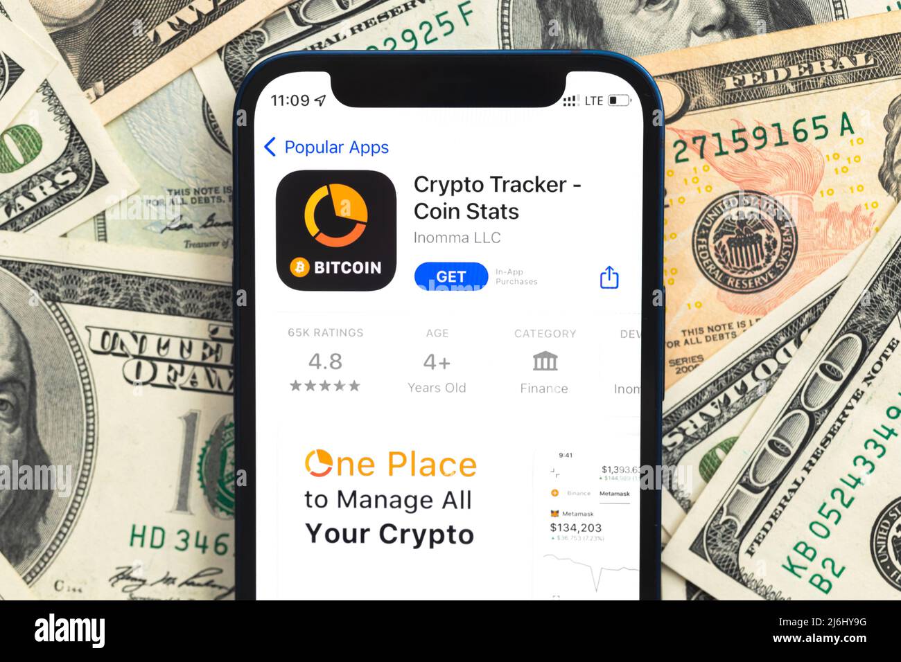 Crypto tracker hi-res stock photography and images - Alamy