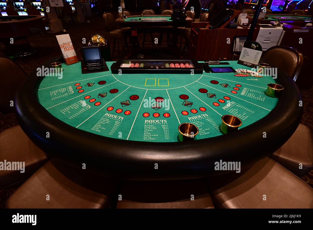 Blackjack table hires stock photography and images Alamy
