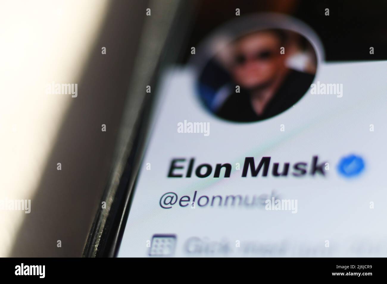 Different mobile applications in a mobile phone. Here Twitter with new