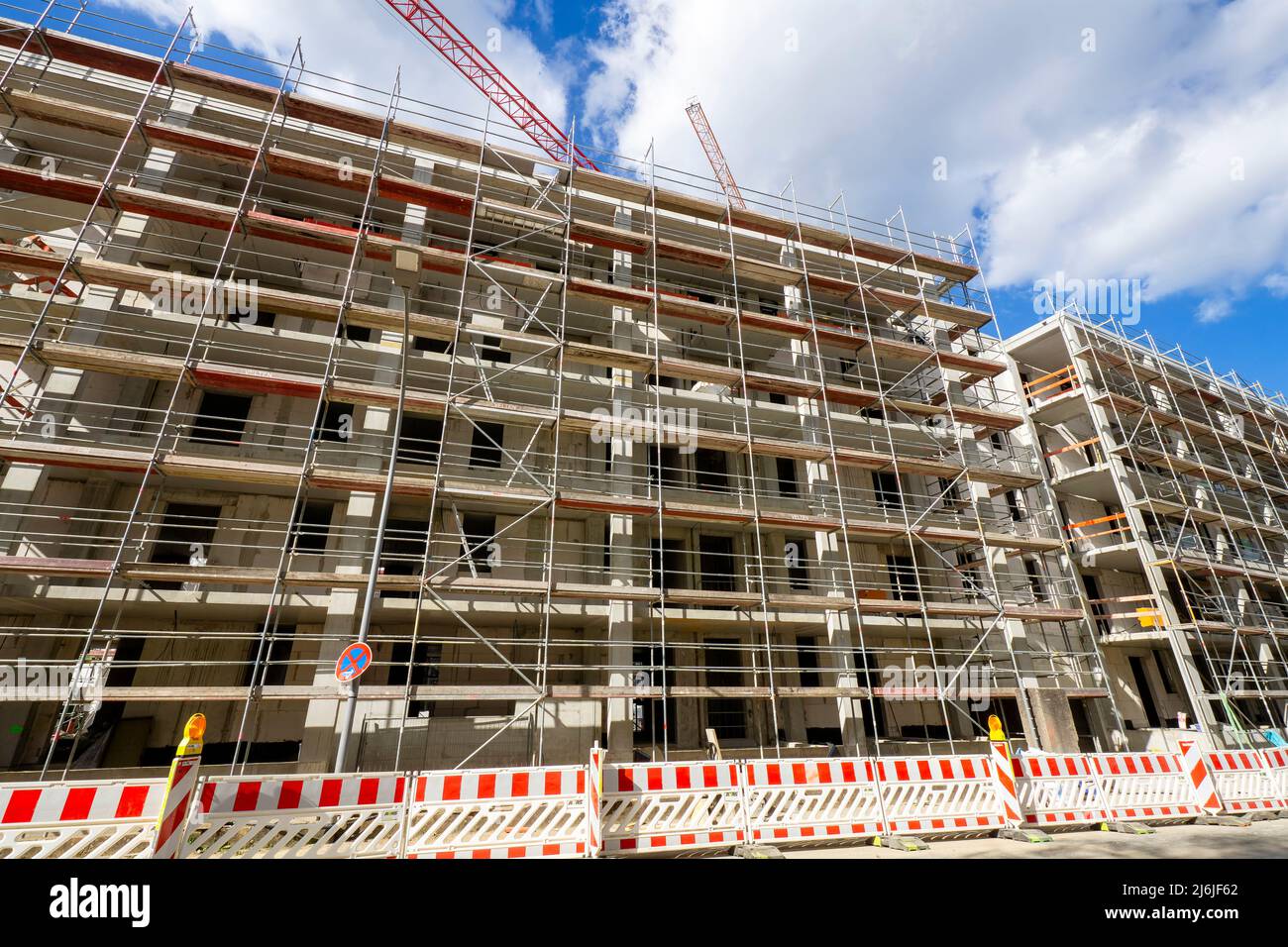 Shell of a multi-family house with scaffolding and barrier in Bad Homburg (Vickers - Areal) near Frankfurt am Main Stock Photo