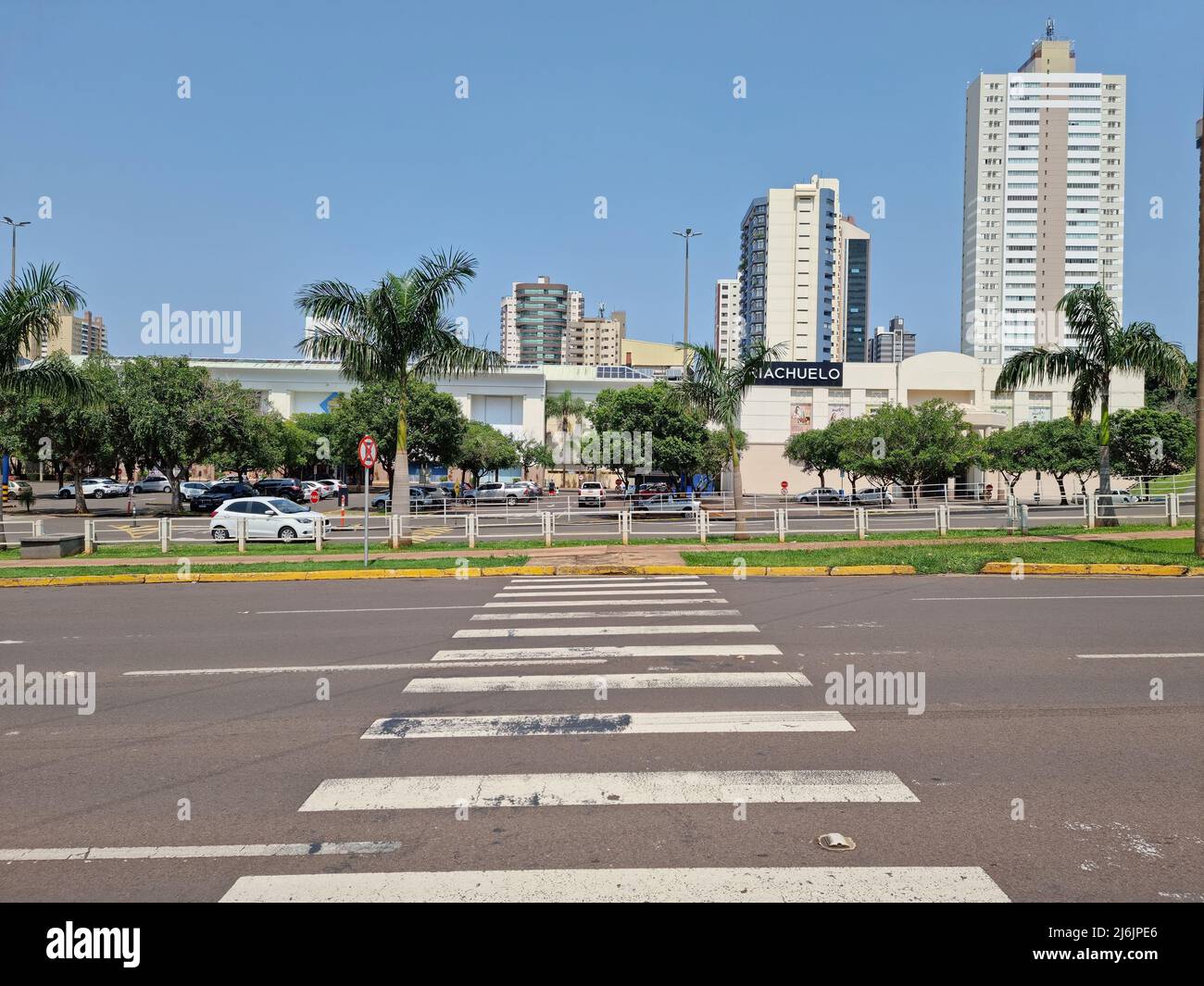 Campo Grande, MS, Brazil - February 19, 2022: view of Dr. Paulo Machado avenue in front of Shopping Campo Grande mall. Stock Photo