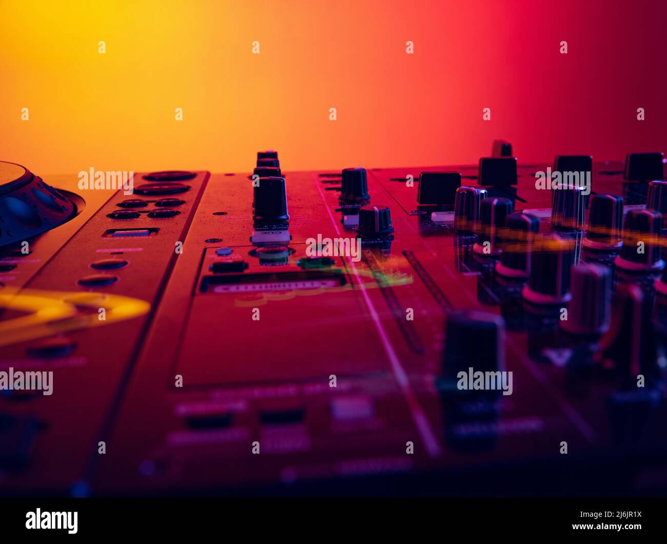 Gradient background dj hi-res stock photography and images - Alamy