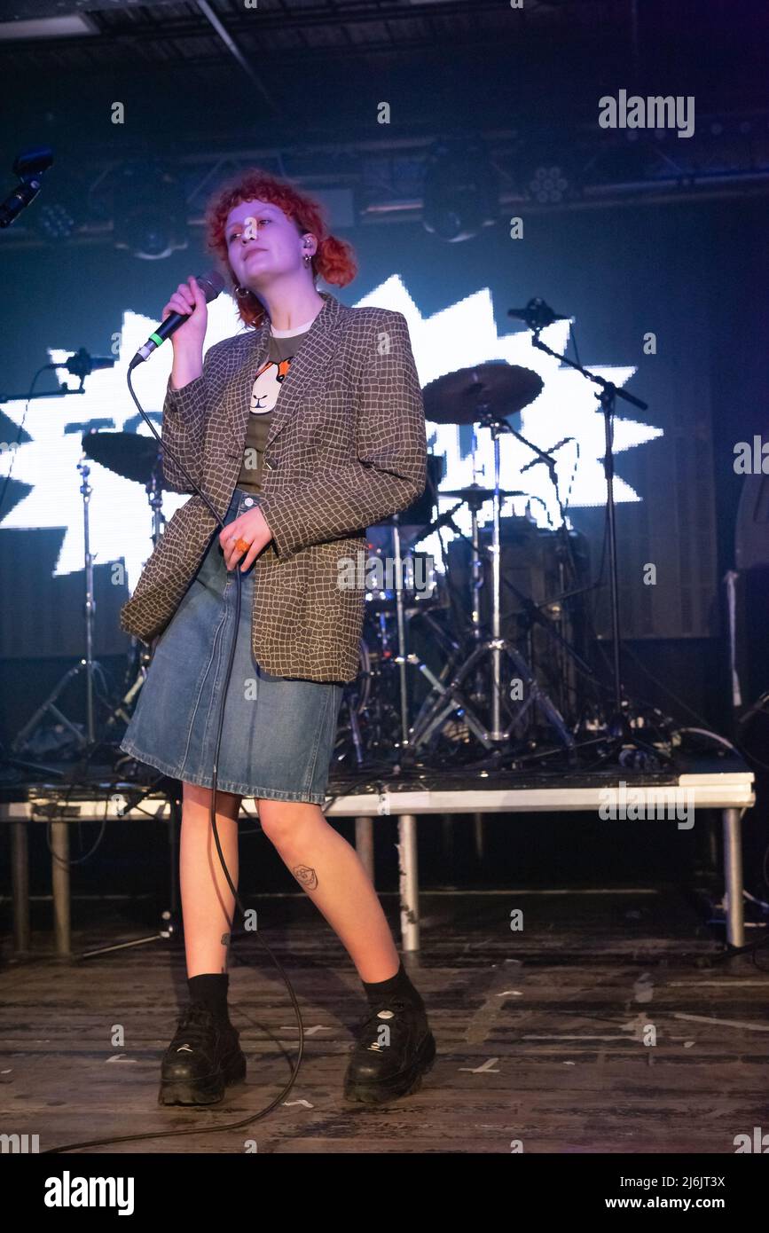 Sheffield, UK, 1st May, 2022. Phoebe Green performs at the Foundry. Credit: Gary Stafford/Alamy Live News Stock Photo