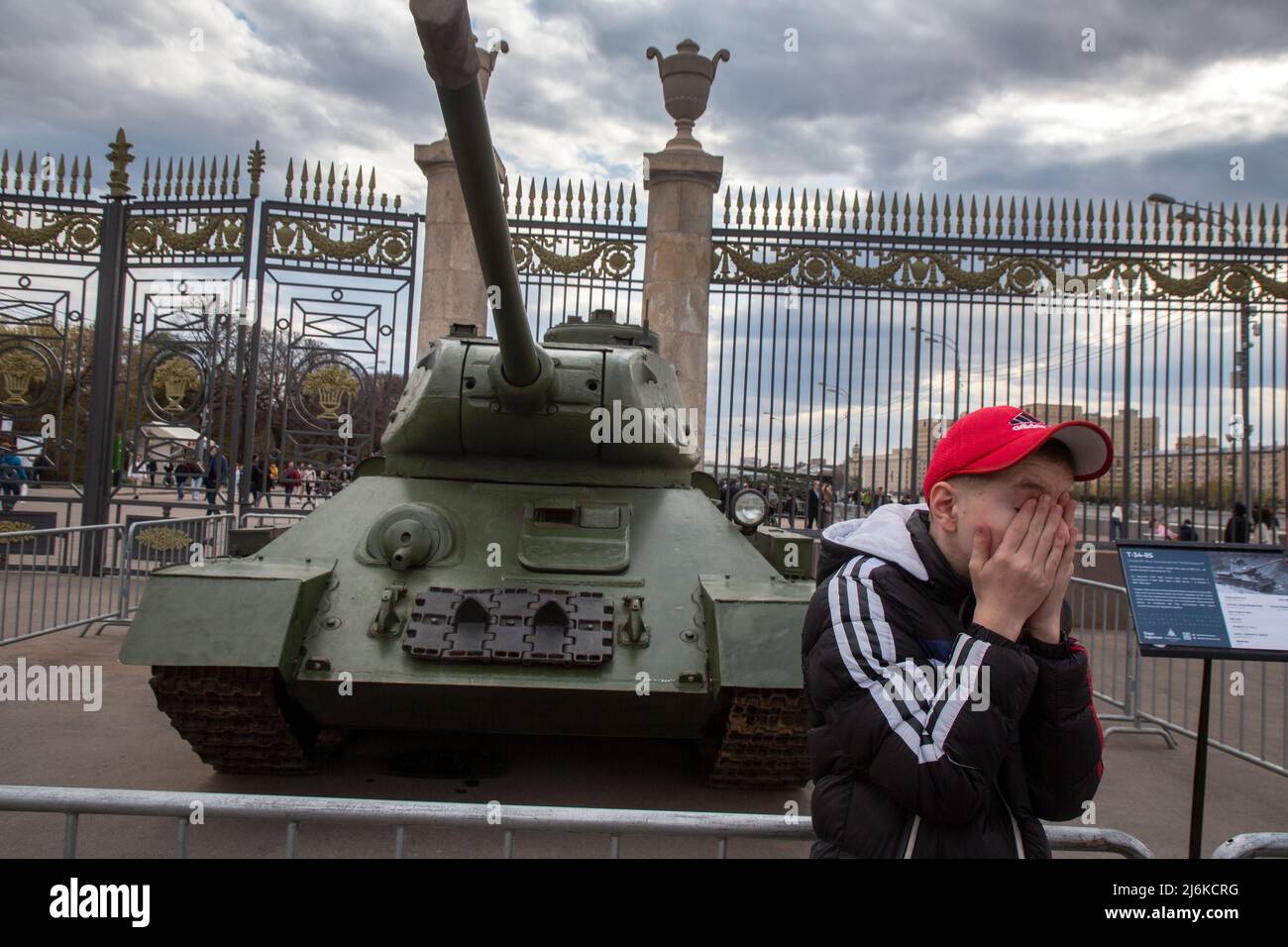 Moscow, Russia. 2nd May, 2022 Tank T-34-85 is seen at an entrance of the Gorky Park in Moscow, Russia Stock Photo