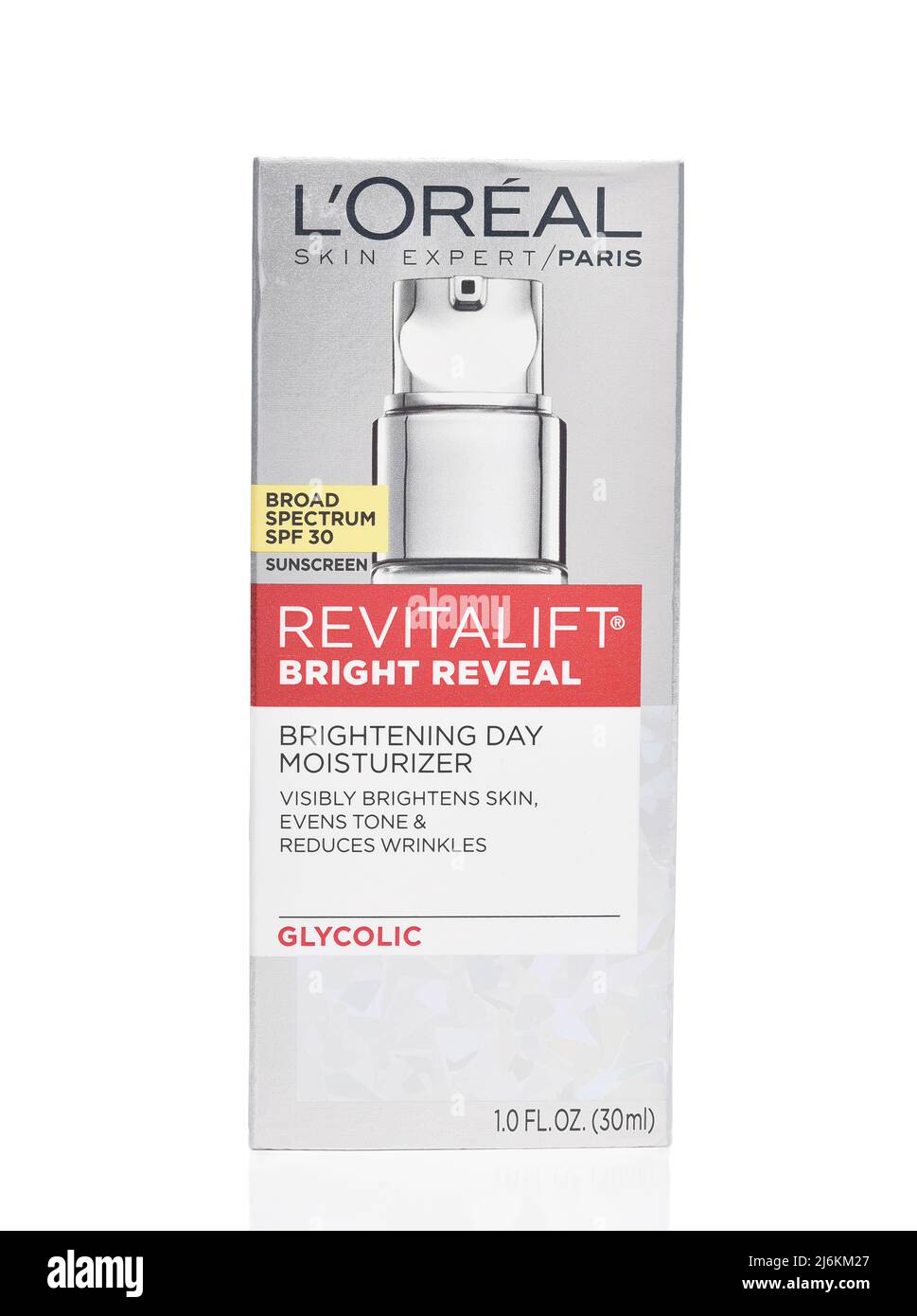 IRVINE, CALIFORNIA - 2 MAY 2022: A box of Loreal Sunscreen Revitalift Bright Reveal Moisturizer, with Broad Spectrum SPF 30.. Stock Photo