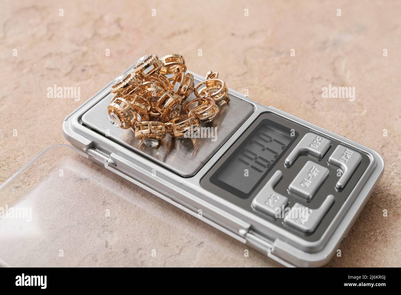 Measuring chain hi-res stock photography and images - Alamy