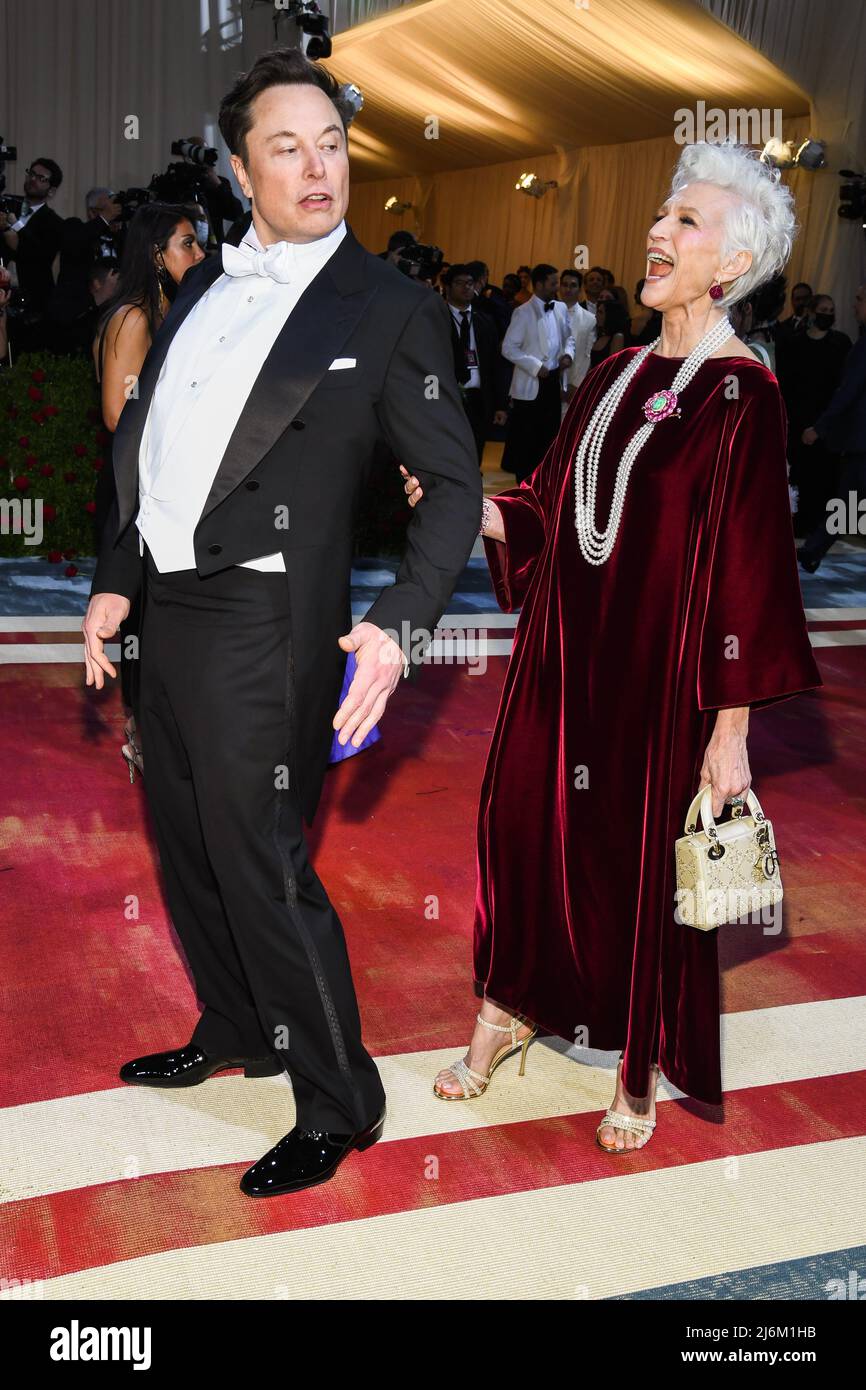 New York, USA. 02nd May, 2022. Elon Musk and Maye Musk walking on the ...