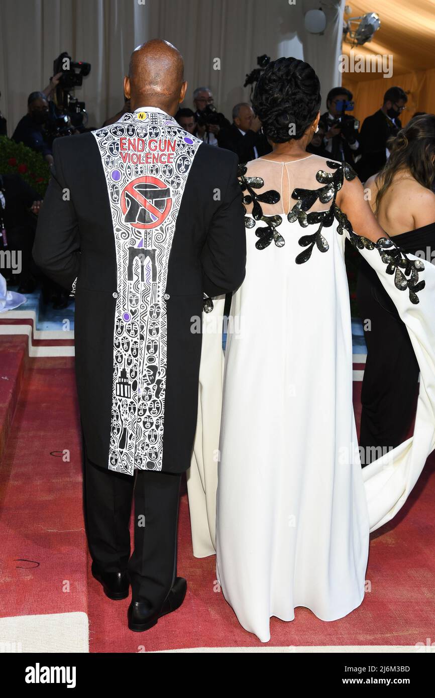New York, USA. 02nd May, 2022. New York Mayor Eric Adams and Tracey Collins  walking on the red carpet at the 2022 Metropolitan Museum of Art Costume  Institute Gala celebrating the opening