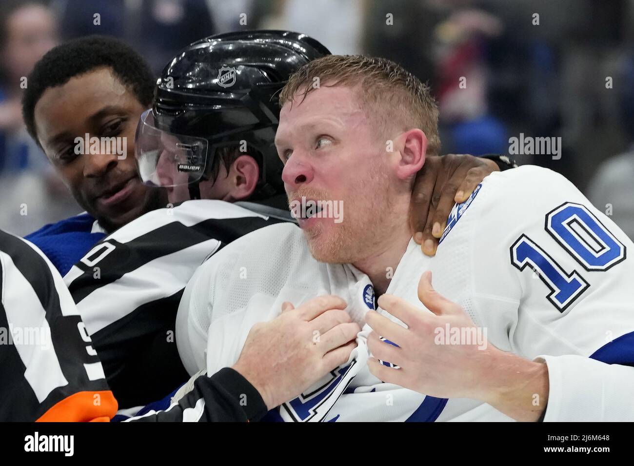 Toronto Maple Leafs' Wayne Simmonds (24) and Boston Bruins' Nick Foligno  (17) fight during the first period of an NHL hockey game Saturday, Jan. 14  2023, in Boston. (AP Photo/Michael Dwyer Stock Photo - Alamy