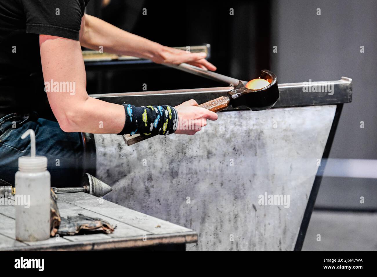 Glass blowing / glass art at the Corning Museum of Glass Stock Photo