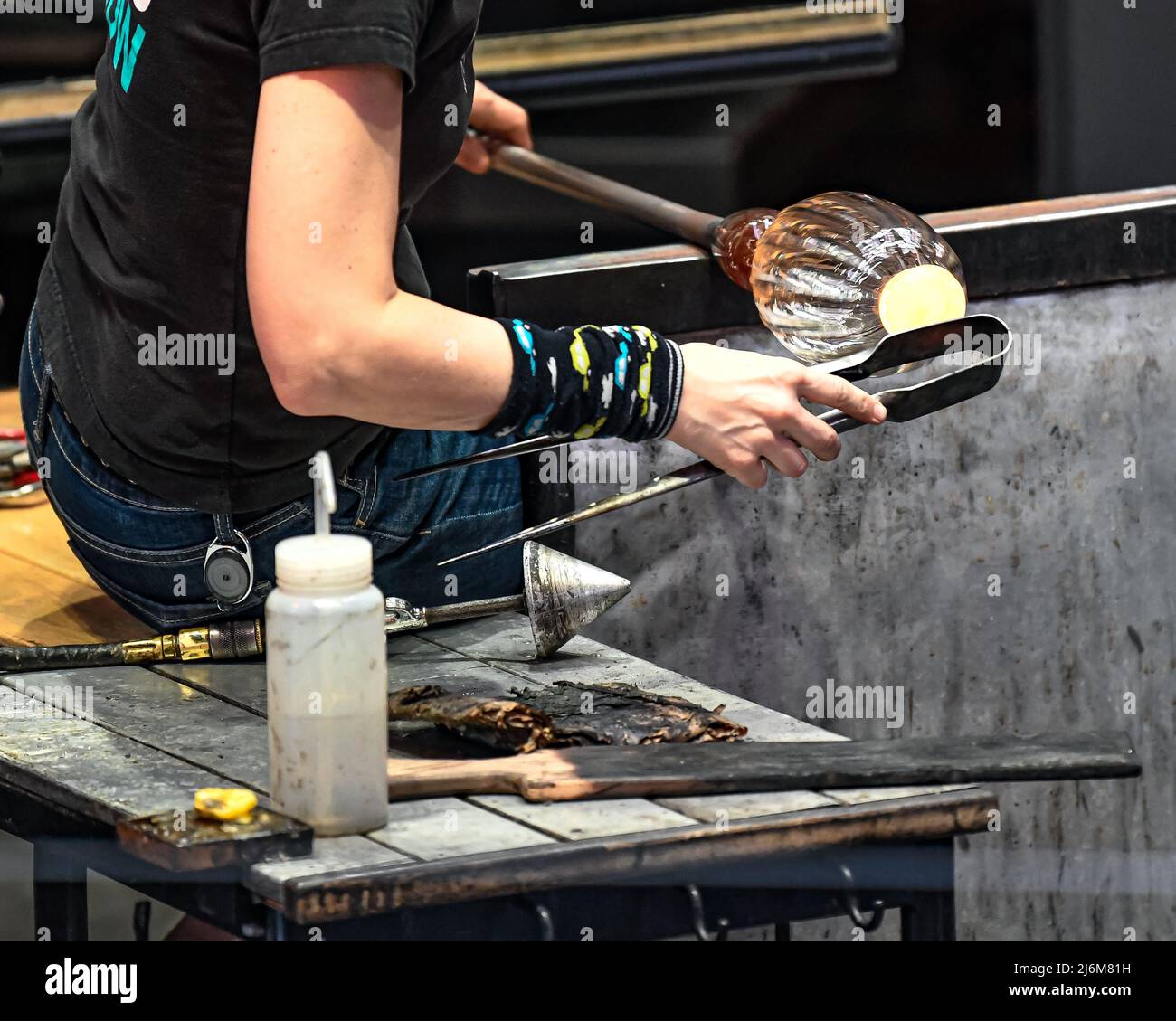 Glass blowing / glass art at the Corning Museum of Glass Stock Photo