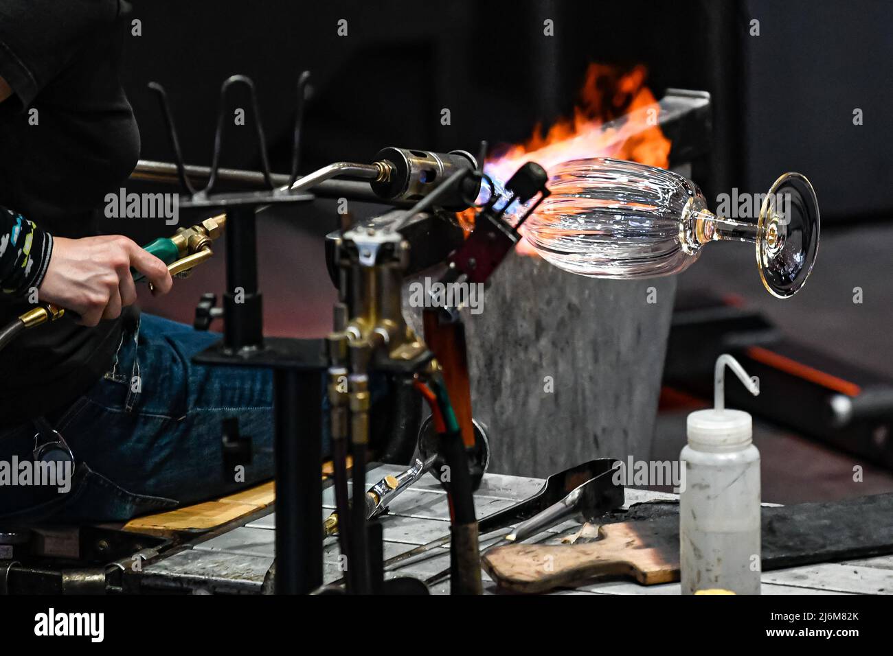 Glass blowing / glass art at the Corning Museum of Glass Stock Photo