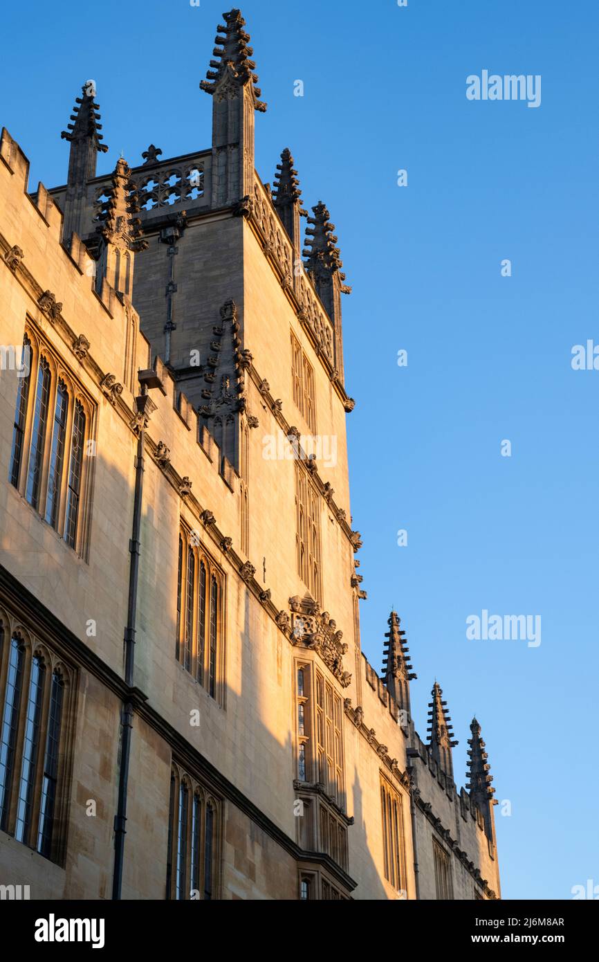 Bodleian Library architecture at sunrise in the spring. Oxford ...