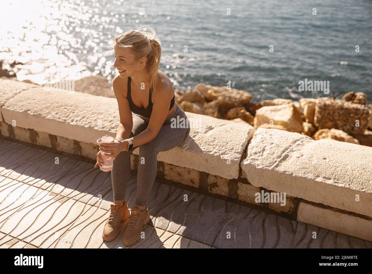 Beautiful young slim blonde woman hi-res stock photography and images ...