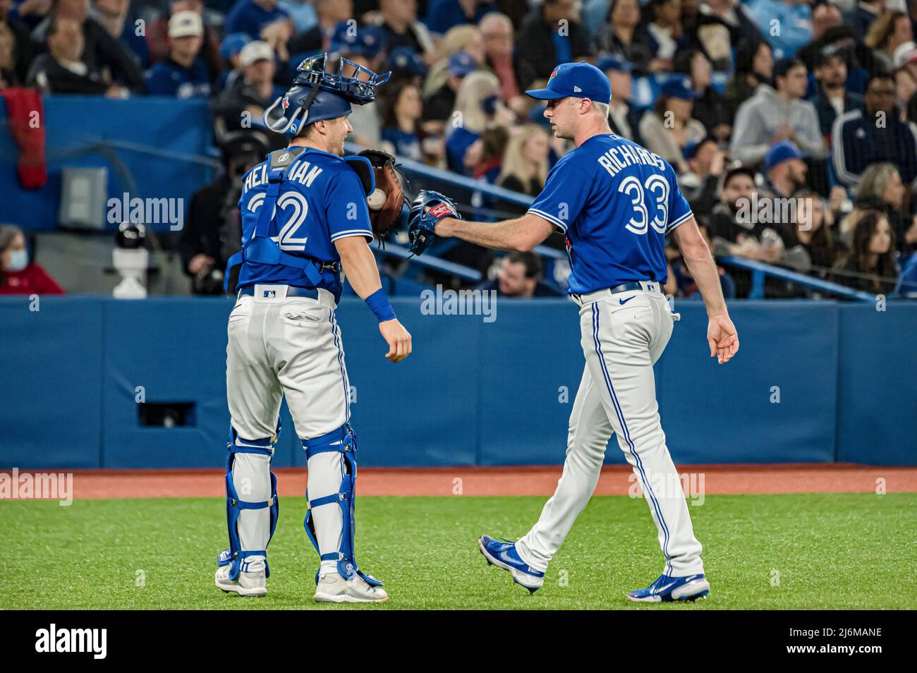 Catchers work to develop rapport with new Blue Jays pitchers