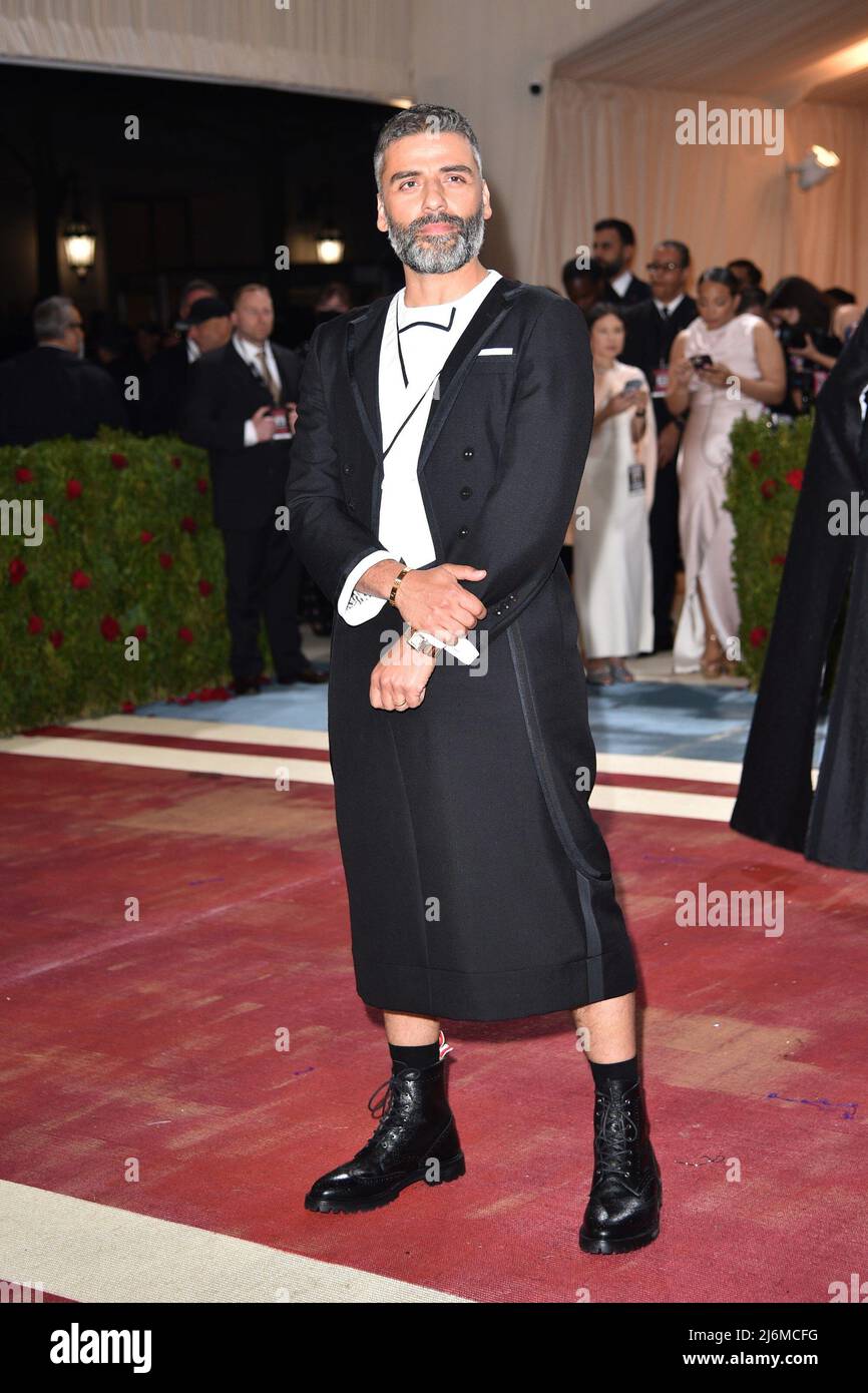 New York, NY, USA. 2nd May, 2022.Oscar Isaac, in Thom Browne at