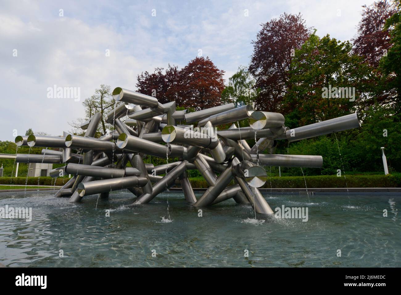 Kinetic water sculpture by artist Pol Bury at the Provincehuis Government Building on Koningin Elisabethlei in Antwerp Stock Photo