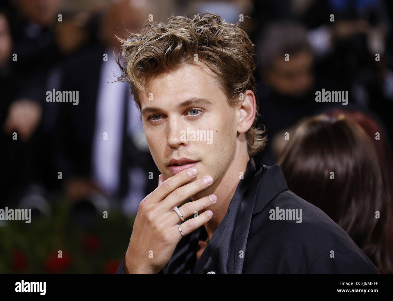 New York, United States. 03rd May, 2022. Austin Butler arrives on the red carpet for The Met Gala at The Metropolitan Museum of Art celebrating the Costume Institute opening of 'In America: An Anthology of Fashion' in New York City on Monday, May 2, 2022. Photo by John Angelillo/UPI Credit: UPI/Alamy Live News Stock Photo