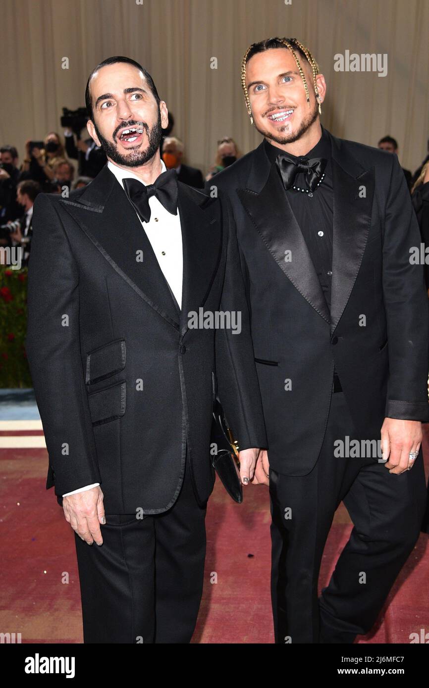 Marc Jacobs and Charly Defrancesco attend The 2022 Met Gala News Photo -  Getty Images