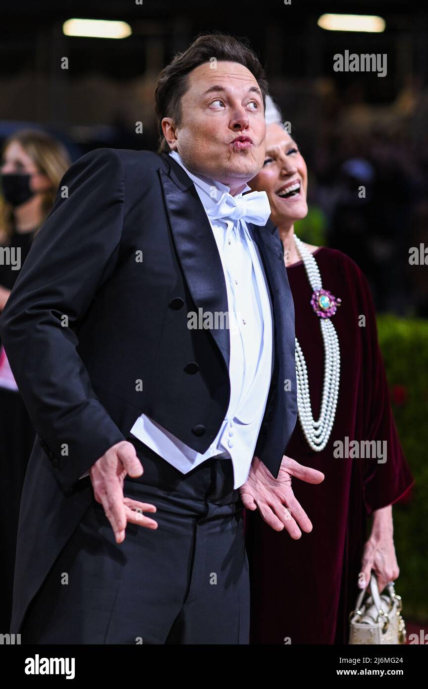 New York, USA. 02nd May, 2022. Elon Musk and Maye Musk walking on the ...