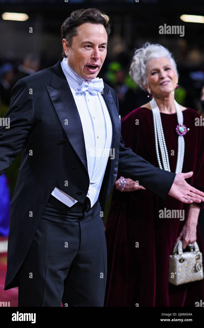 New York, USA. 02nd May, 2022. Elon Musk and Maye Musk walking on the ...