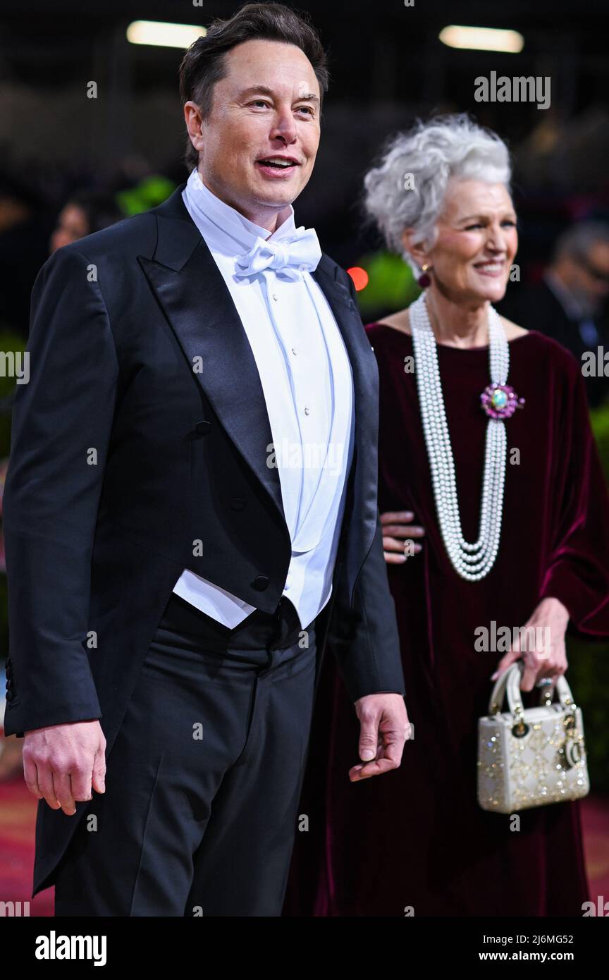 New York, USA. 02nd May, 2022. Elon Musk and Maye Musk walking on the ...