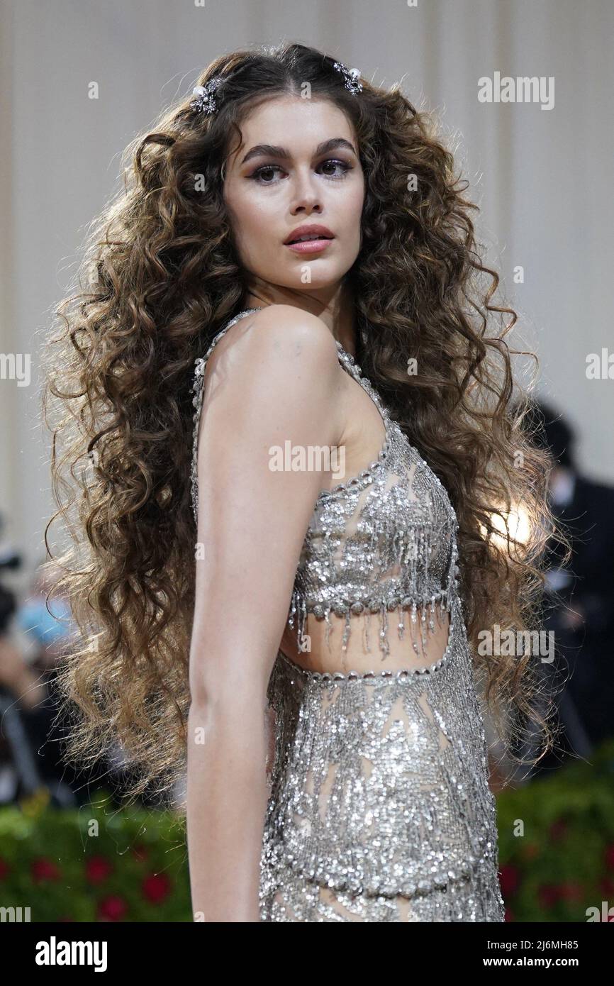 New York, NY, USA. 2nd May, 2022. at arrivals for Met Gala Costume Institute Benefit and Opening of In America: An Anthology of Fashion - Part 3, The Metropolitan Museum of Art, New York, NY May 2, 2022. Credit: Kristin Callahan/Everett Collection/Alamy Live News Stock Photo