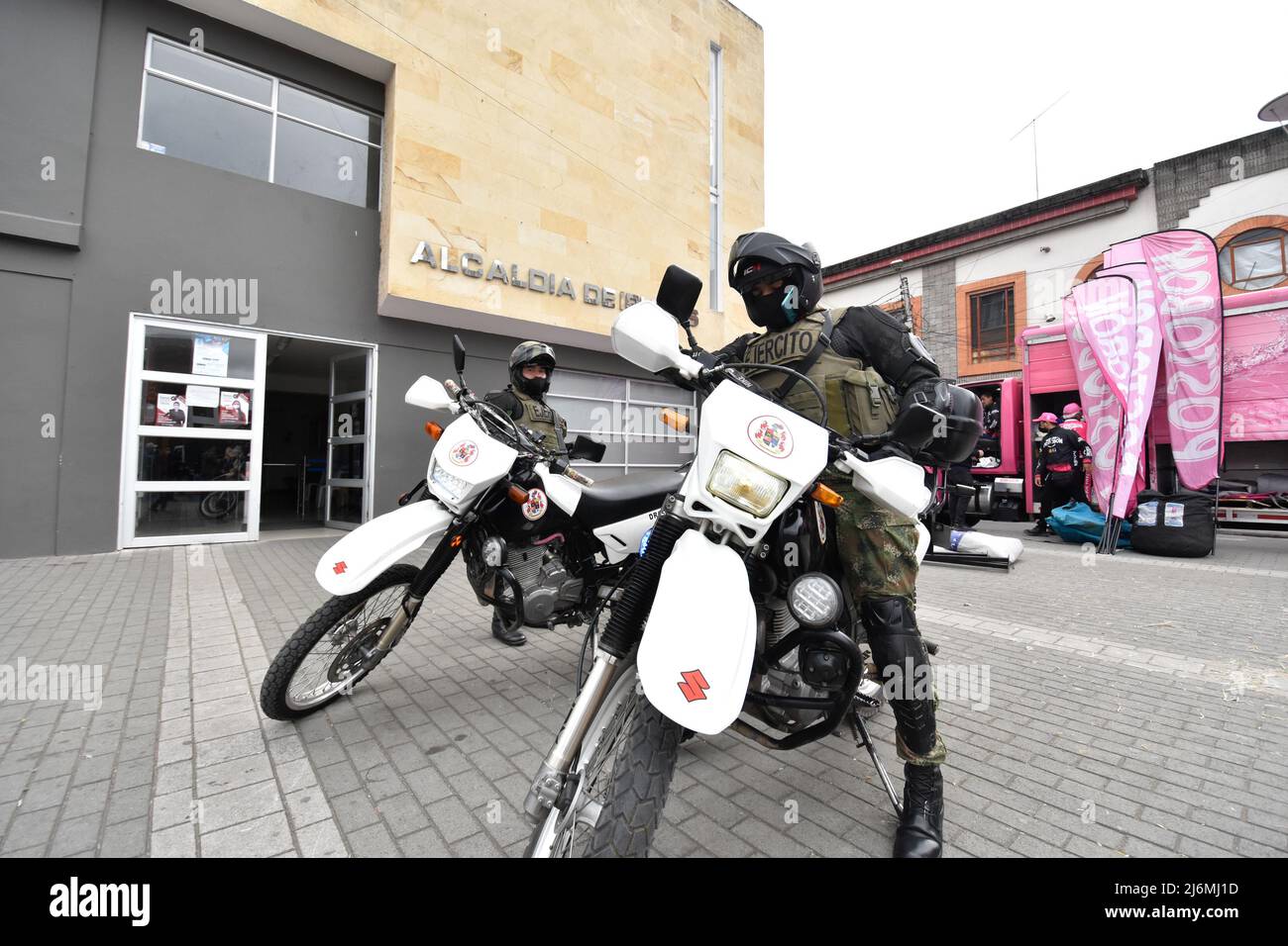 Pasto, Colombia. 01st May, 2022. Colombia's army motorcycle patrols during the 2022 Vuelta de la Juventud cycling race in Pasto, Colombia on May 1, 2022. Photo by: Camilo Erasso/Long Visual Press Credit: Long Visual Press/Alamy Live News Stock Photo