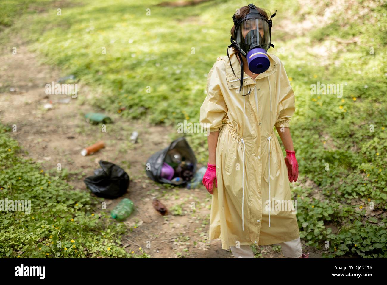 Garbege Protection Mask World safety hi-res stock photography and images - Alamy