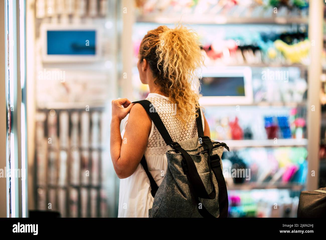 Woman shopping mall back view view hi-res stock photography and images ...