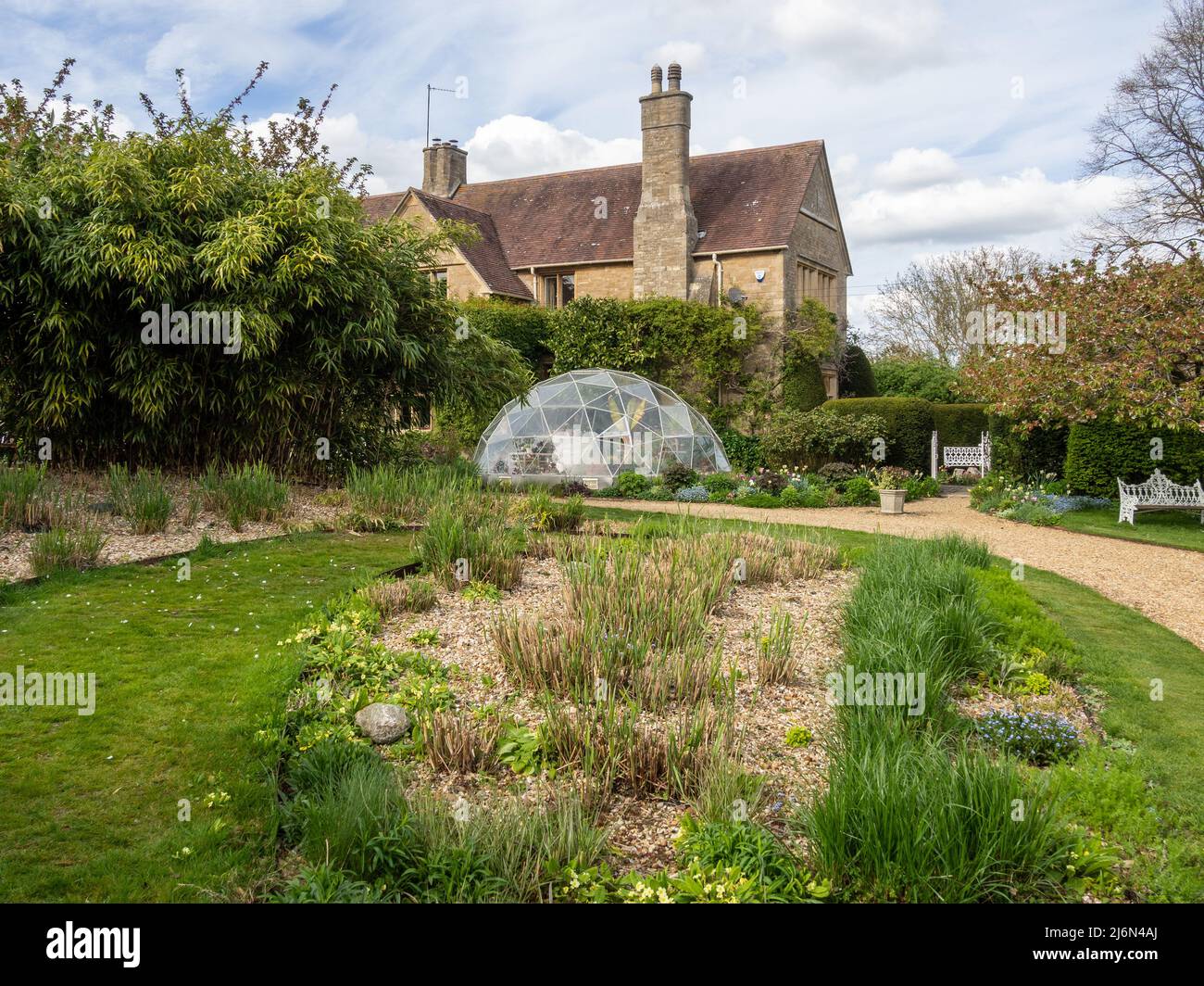 Manor house garden uk hi-res stock photography and images - Alamy