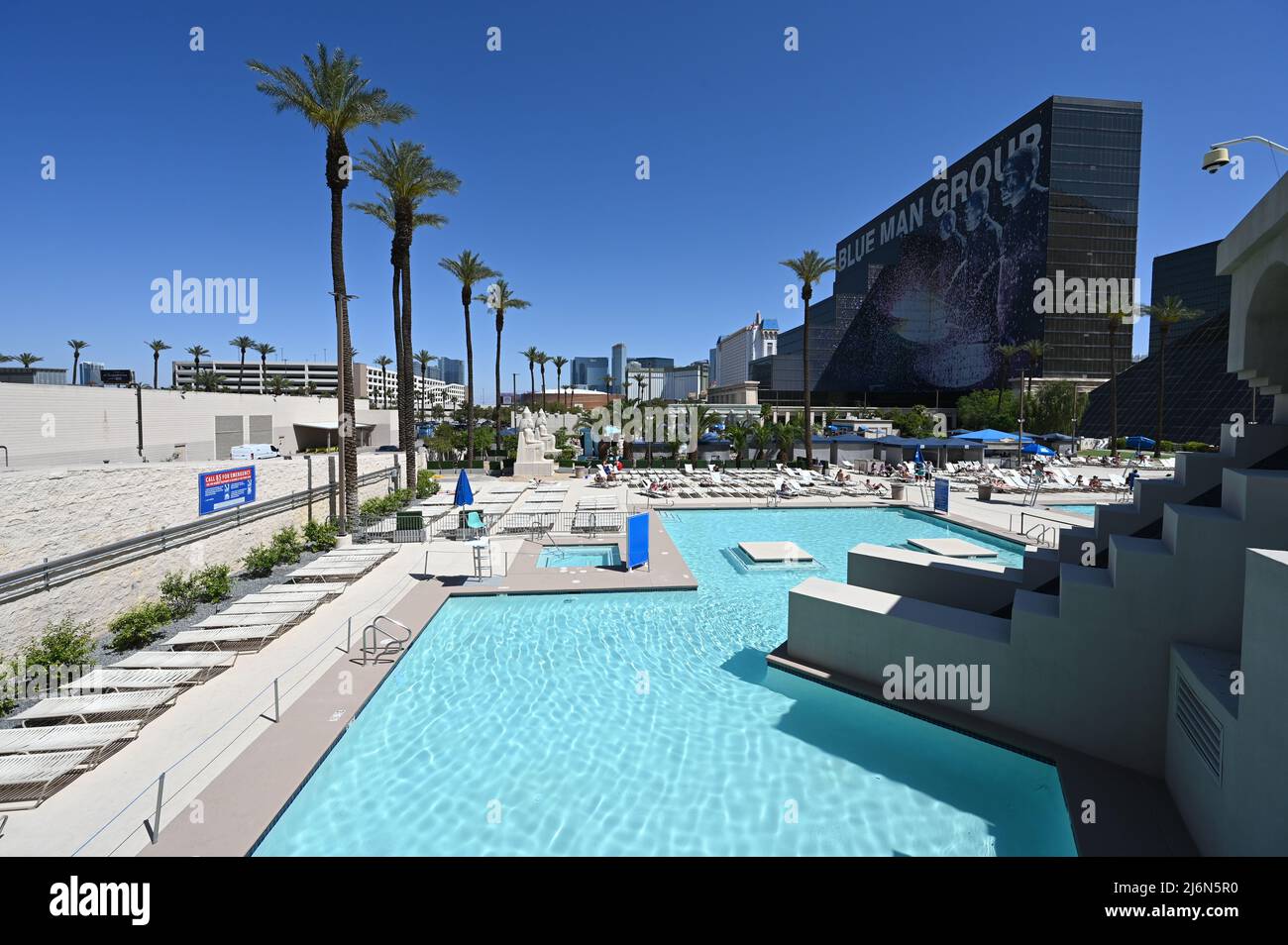 The pool at the Luxor hotel in Las Vegas Stock Photo Alamy