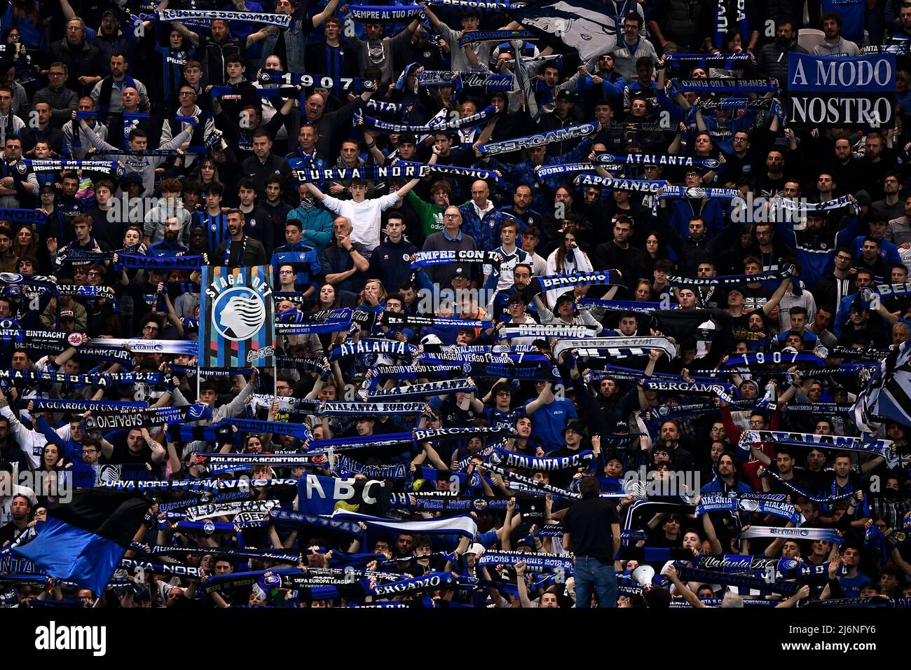 Bergamo, Italy. 02 May 2022. Fans od Atalanta BC show their support during the Serie A football match between Atalanta BC and US Salernitana. Credit: Nicolò Campo/Alamy Live News Stock Photo