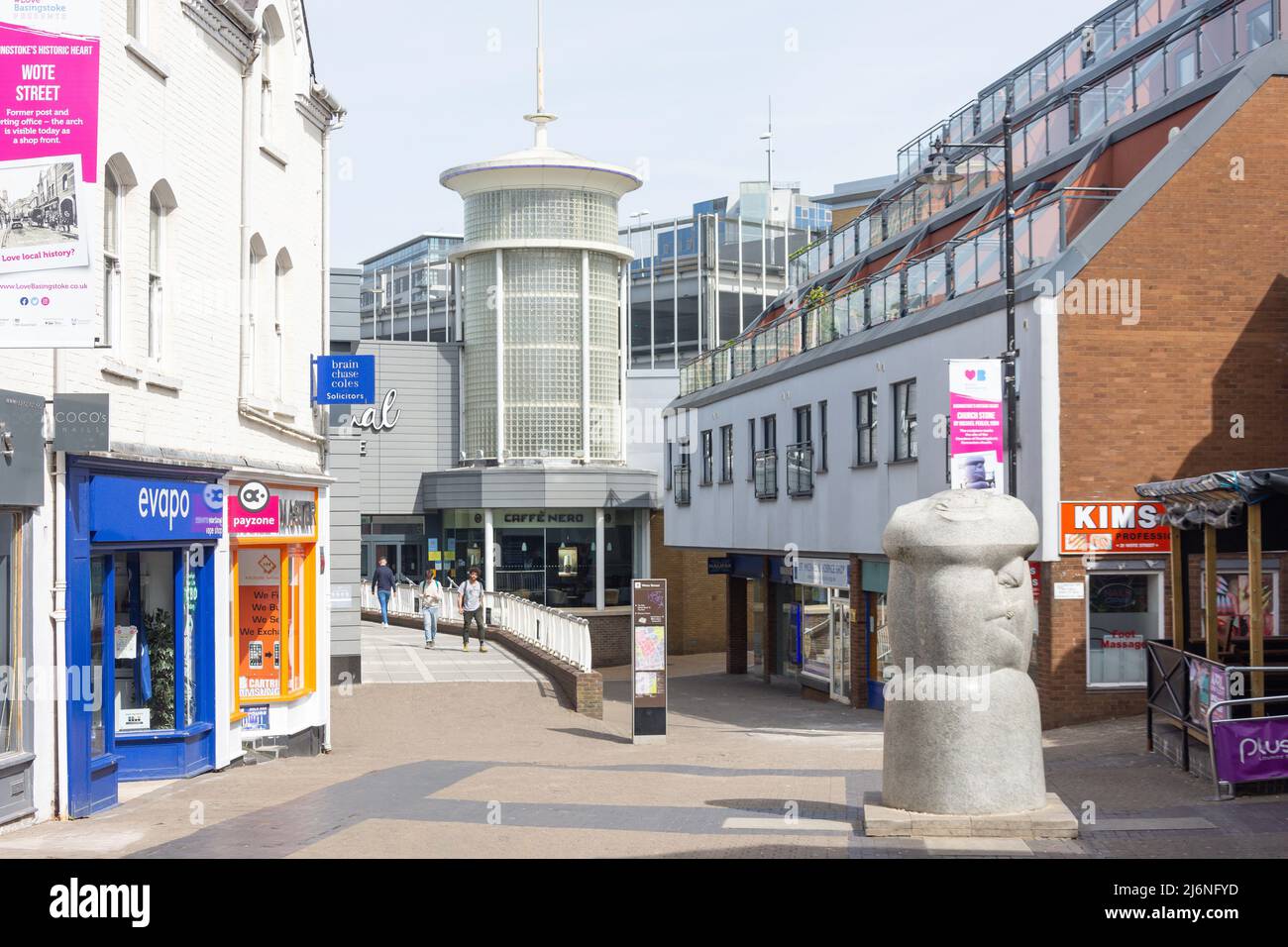 Festival place shopping centre basingstoke hires stock photography and