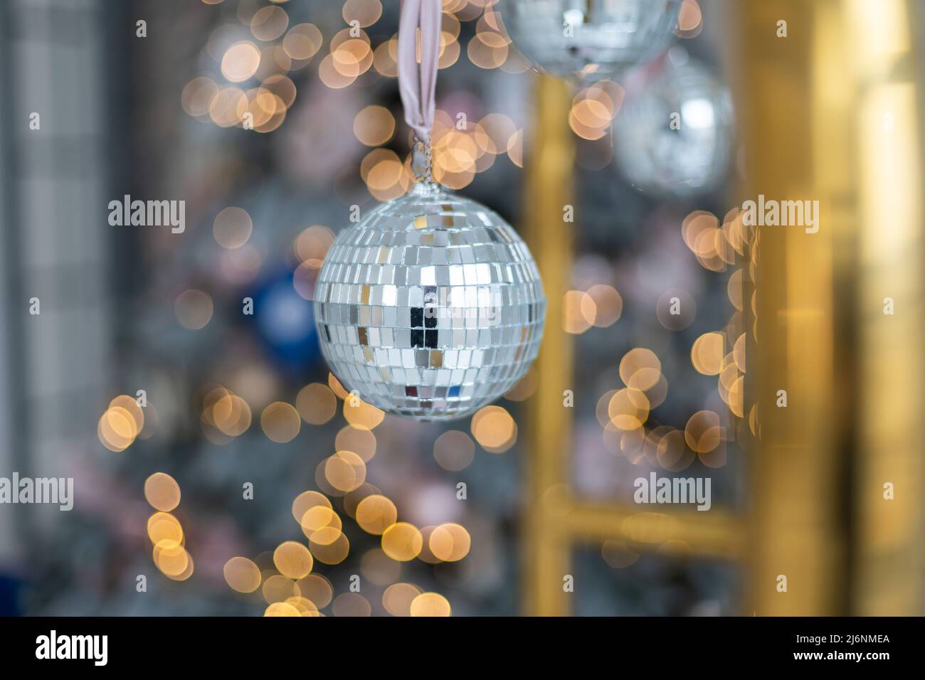 Road defocused light night tree hi-res stock photography and images - Alamy