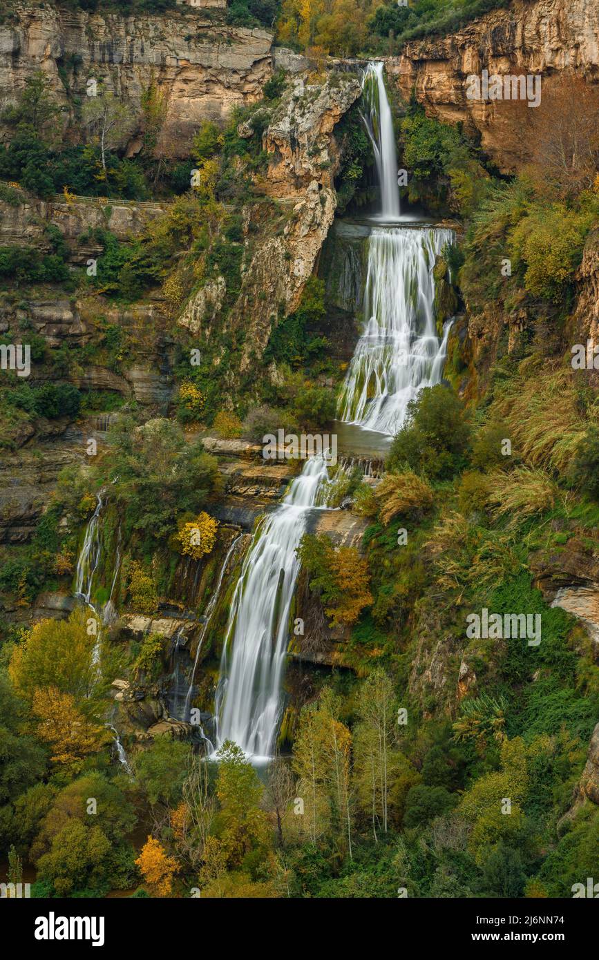 Sant Miquel del Fai sanctuary and waterfalls in autumn (Barcelona, Catalonia, Spain) ESP: Cascadas y santuario de Sant Miquel del Fai, en otoño (BCN) Stock Photo