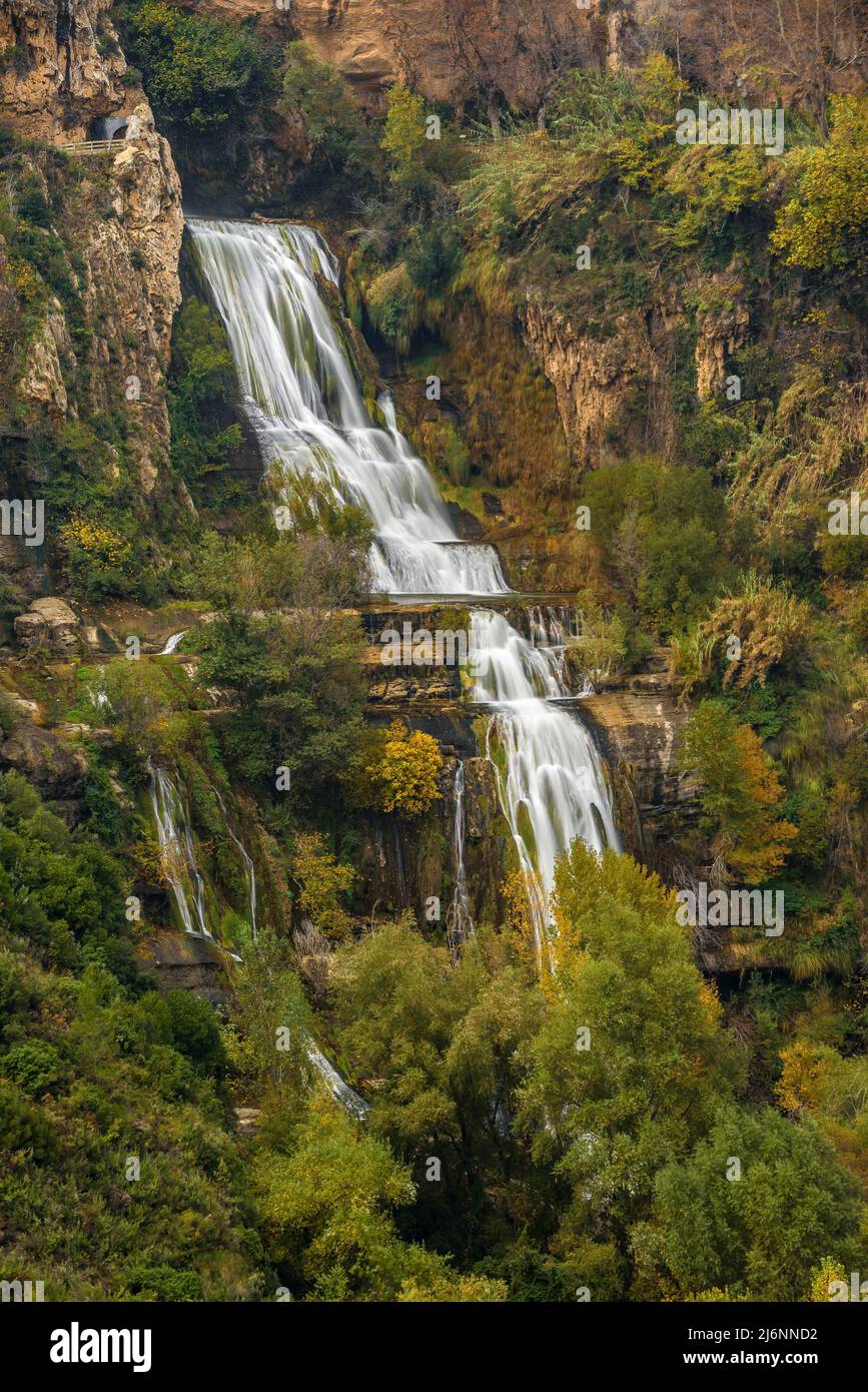 Sant Miquel del Fai sanctuary and waterfalls in autumn (Barcelona, Catalonia, Spain) ESP: Cascadas y santuario de Sant Miquel del Fai, en otoño (BCN) Stock Photo