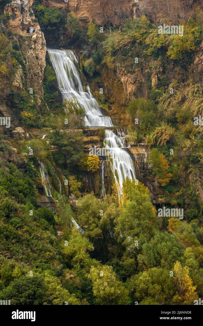 Sant Miquel del Fai sanctuary and waterfalls in autumn (Barcelona, Catalonia, Spain) ESP: Cascadas y santuario de Sant Miquel del Fai, en otoño (BCN) Stock Photo