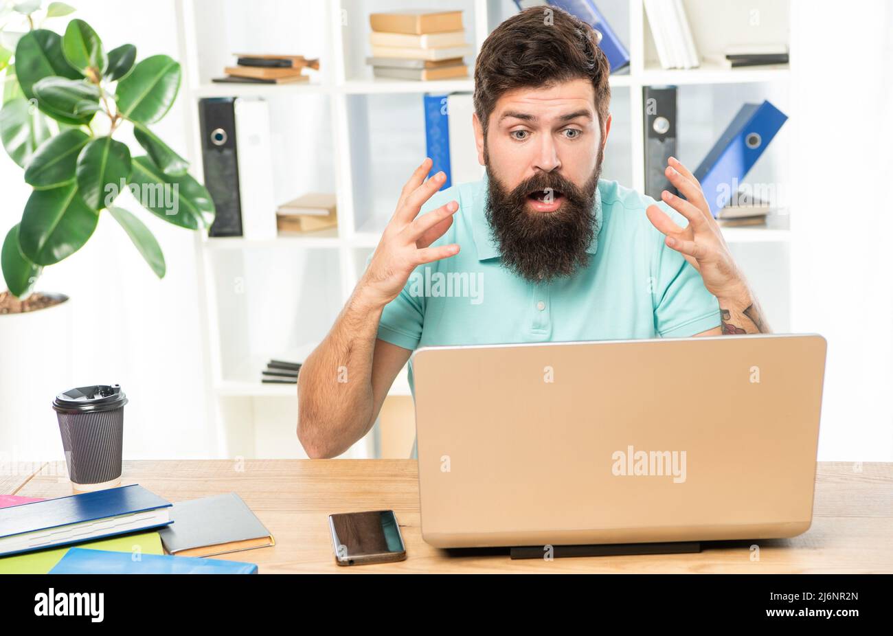 Dropped laptop hi-res stock photography and images - Alamy