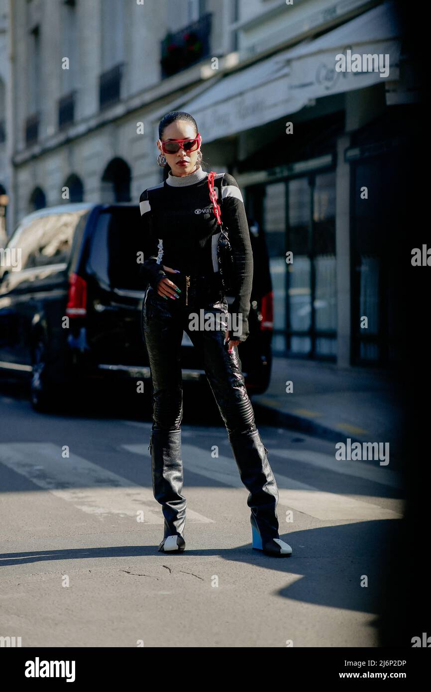 Street style, Chloe Grace Moretz arriving at Louis Vuitton Fall-Winter 2022- 2023 show, held at Musee d Orsay, Paris, France, on March 7th, 2022. Photo  by Marie-Paola Bertrand-Hillion/ABACAPRESS.COM Stock Photo - Alamy