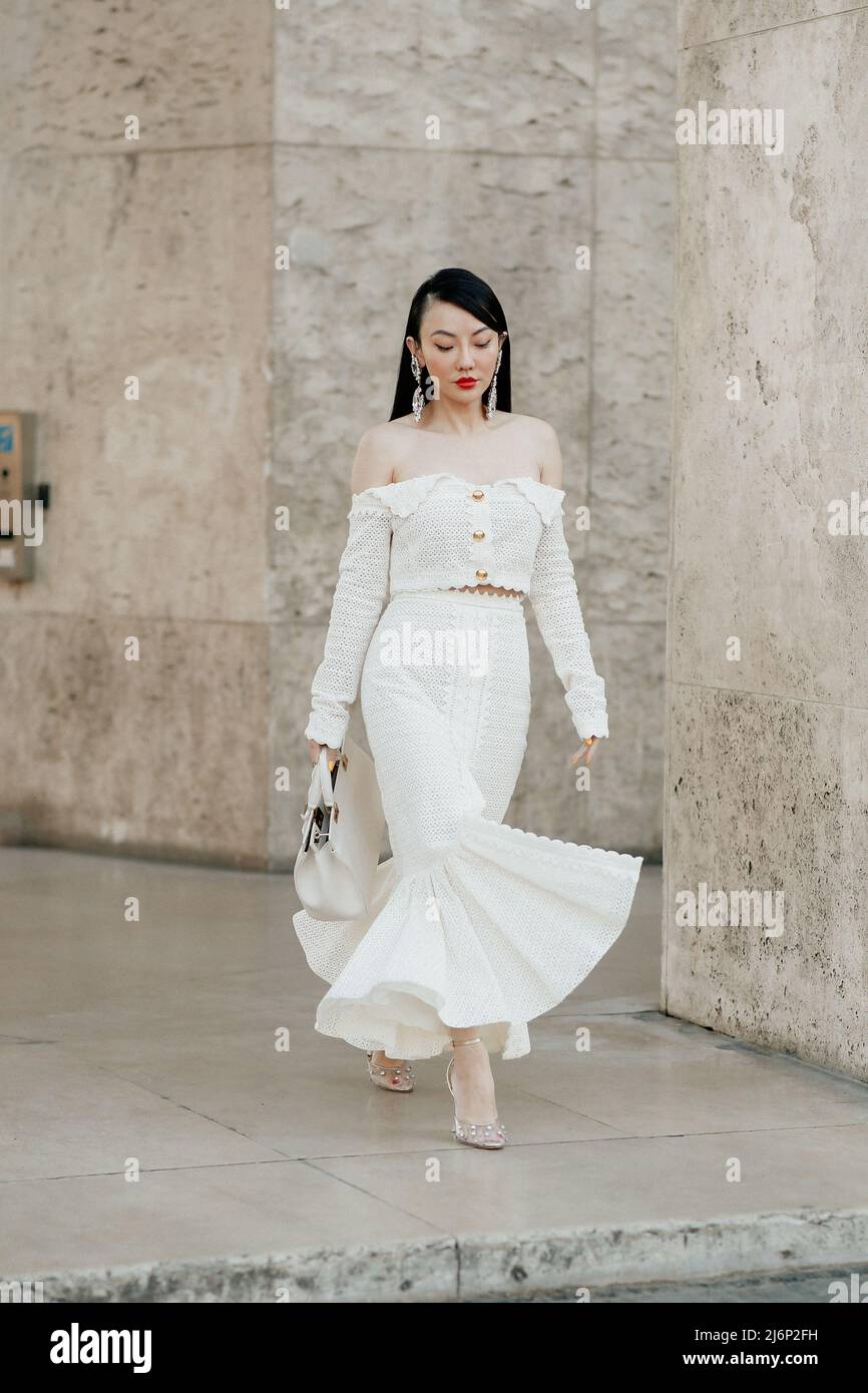 Street style, Jessica Wang arriving at Giambattista Valli Fall-Winter