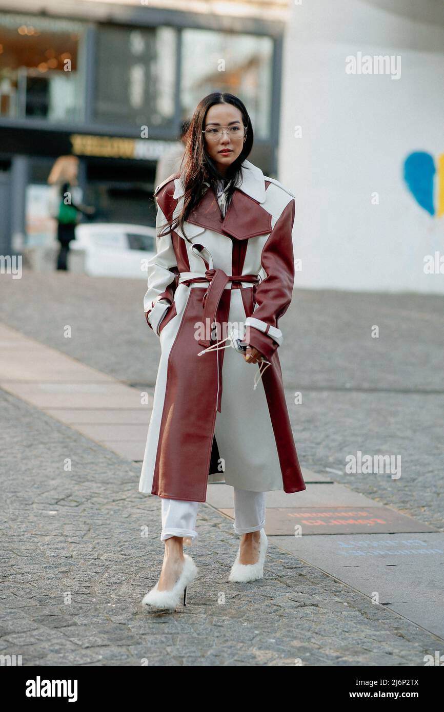 Street style, Yoyo Cao arriving at Stella McCartney Fall-Winter 2022