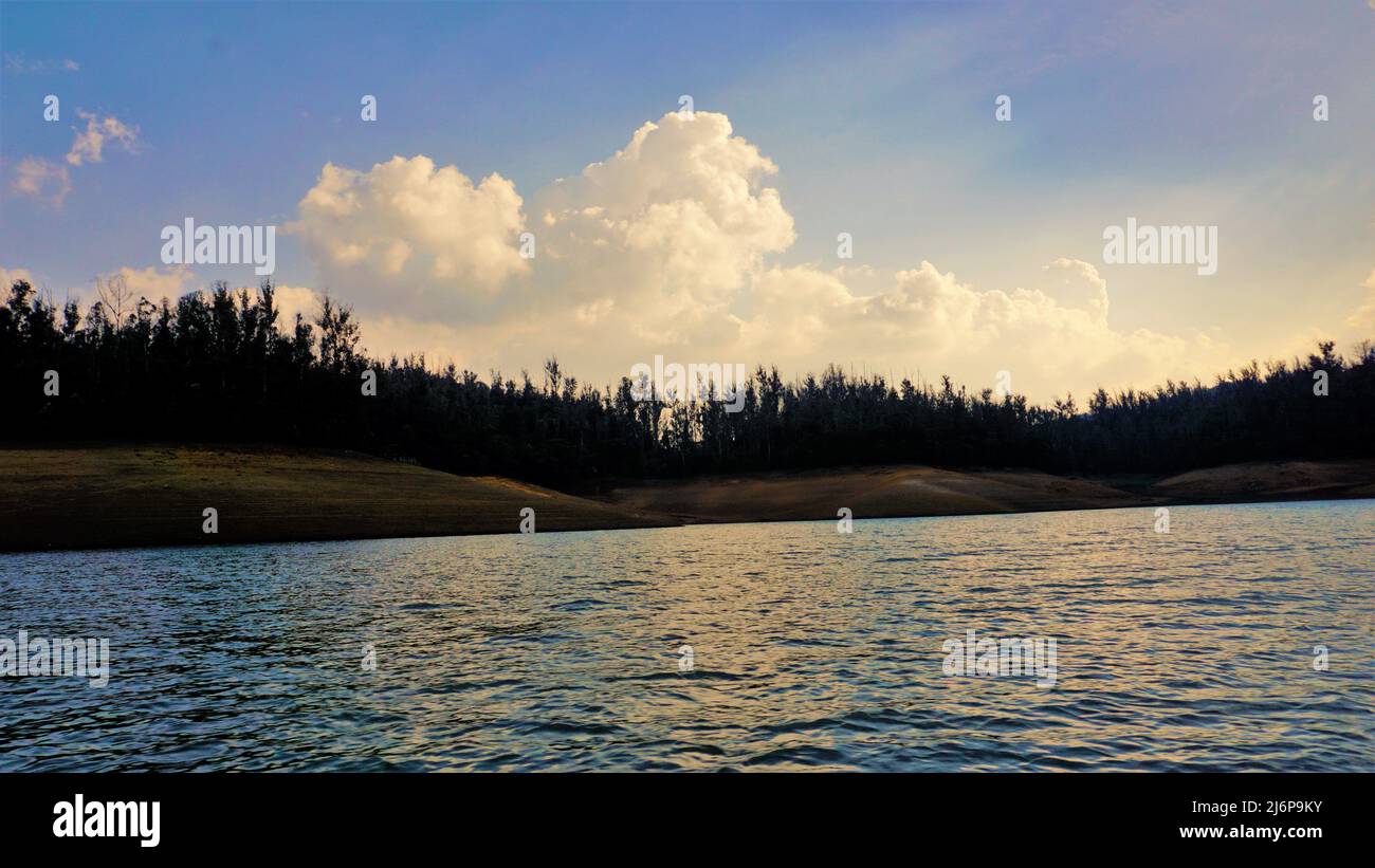 Beautiful view of Pykara Lake, Ooty, Tamilnadu during sunset. Awesome ...
