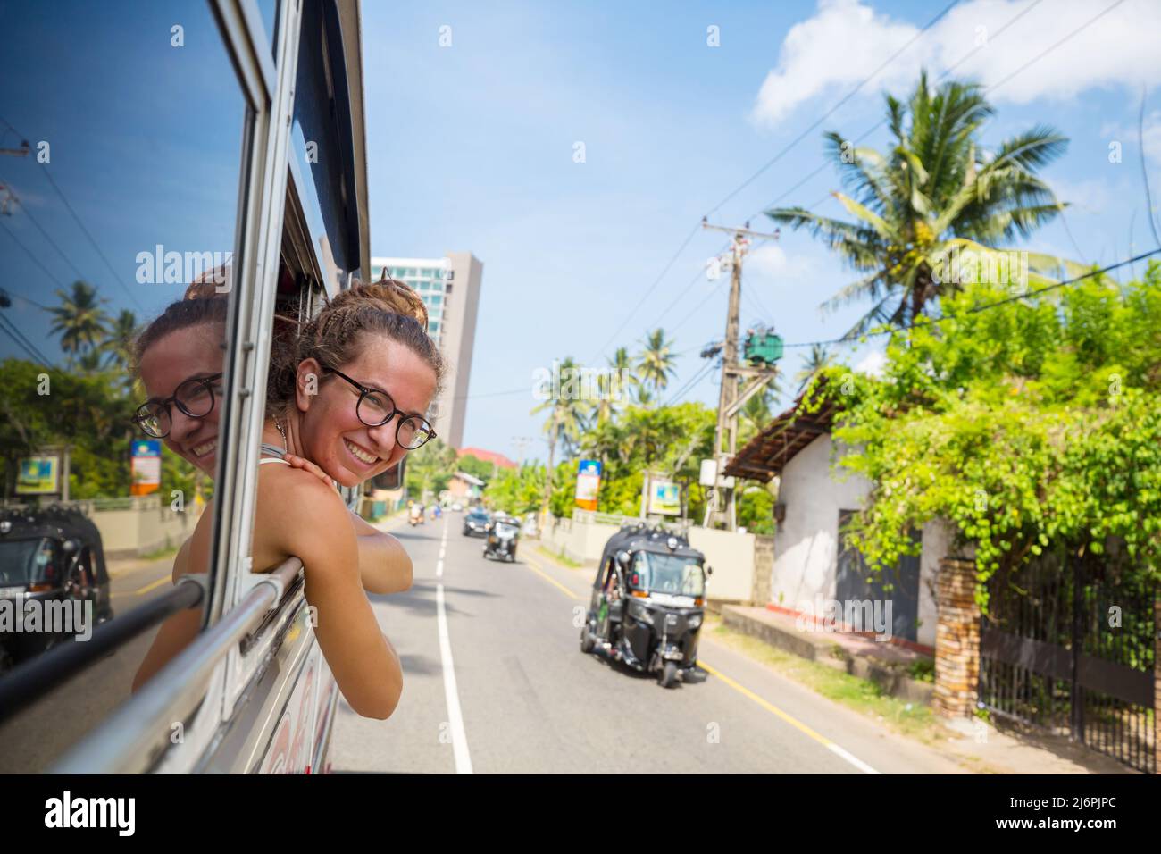Bus in sri lanka hi-res stock photography and images - Alamy